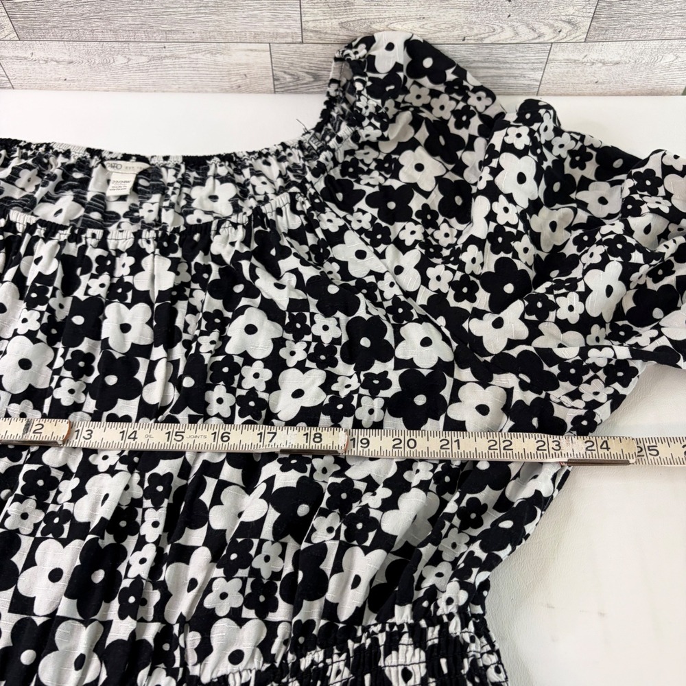 Cato Blouse Womens 22/24W Black White Floral Smocked Peplum Rayon Top - Picture 6 of 9